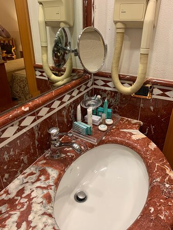 马科尼酒店主图