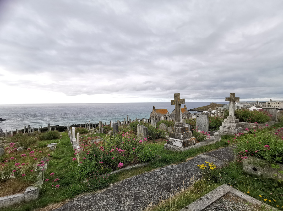Barnoon Cemetery-圣艾维斯必去景点