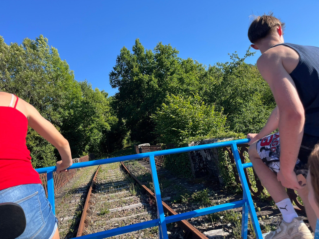 Velorail les draisines du pays de Mauriac-Drugeac必去景点