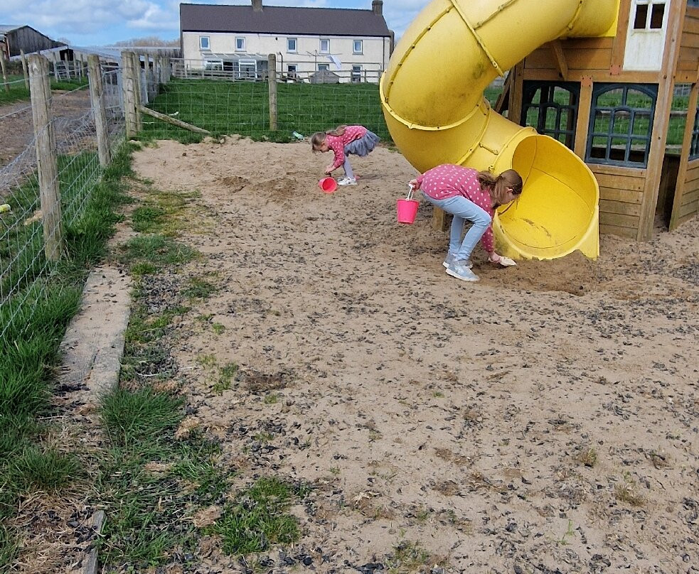 Willhome Farm Barn-Camrose必去景点