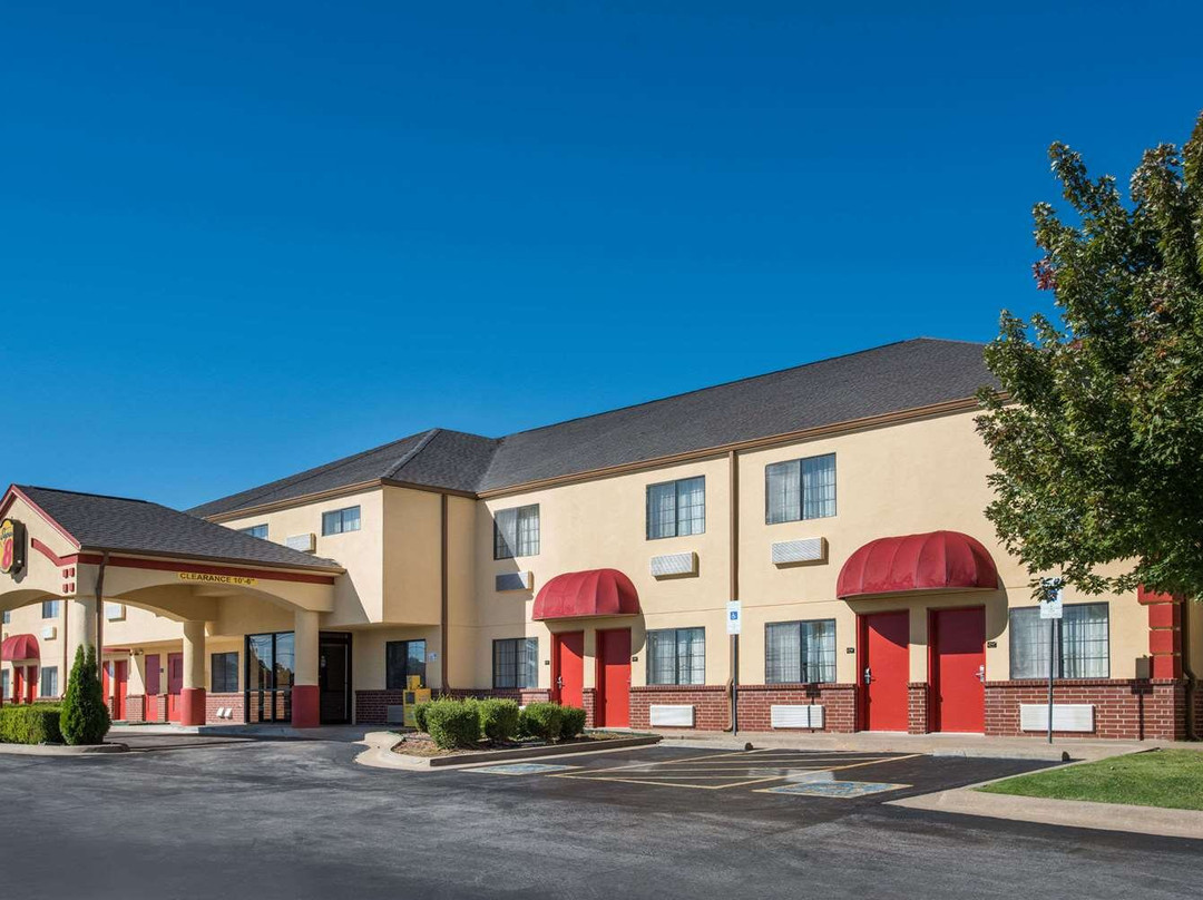 Chelsea酒店住宿-Super 8 by Wyndham Claremore OK