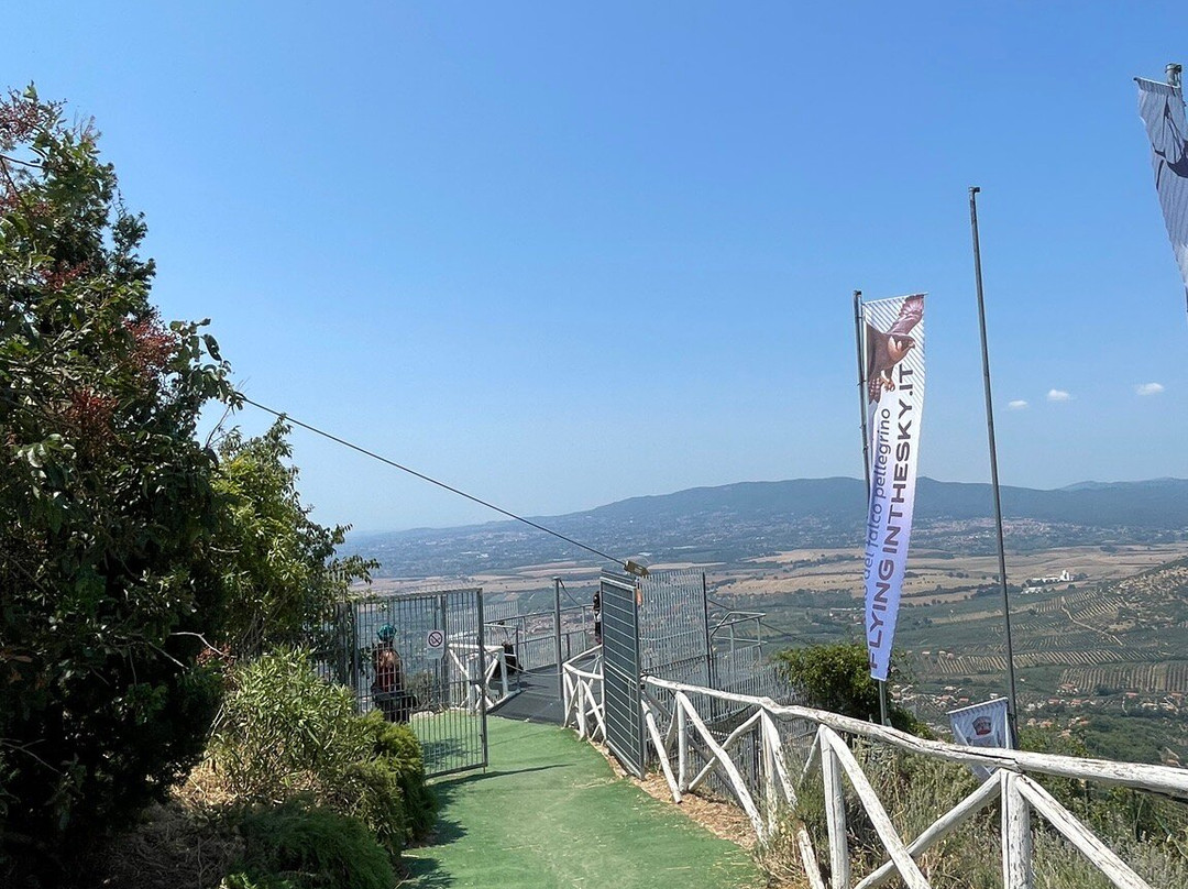 Flying In The Sky-Rocca Massima必去景点