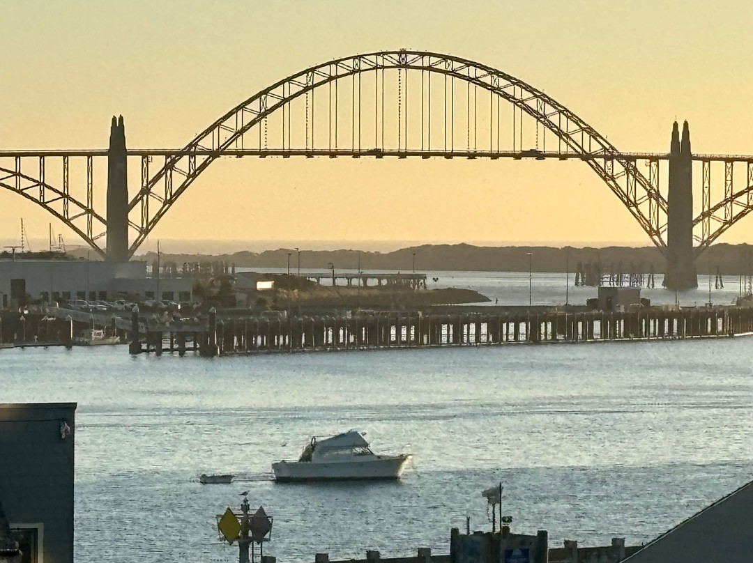 Embarcadero Resort Hotel and Marina主图