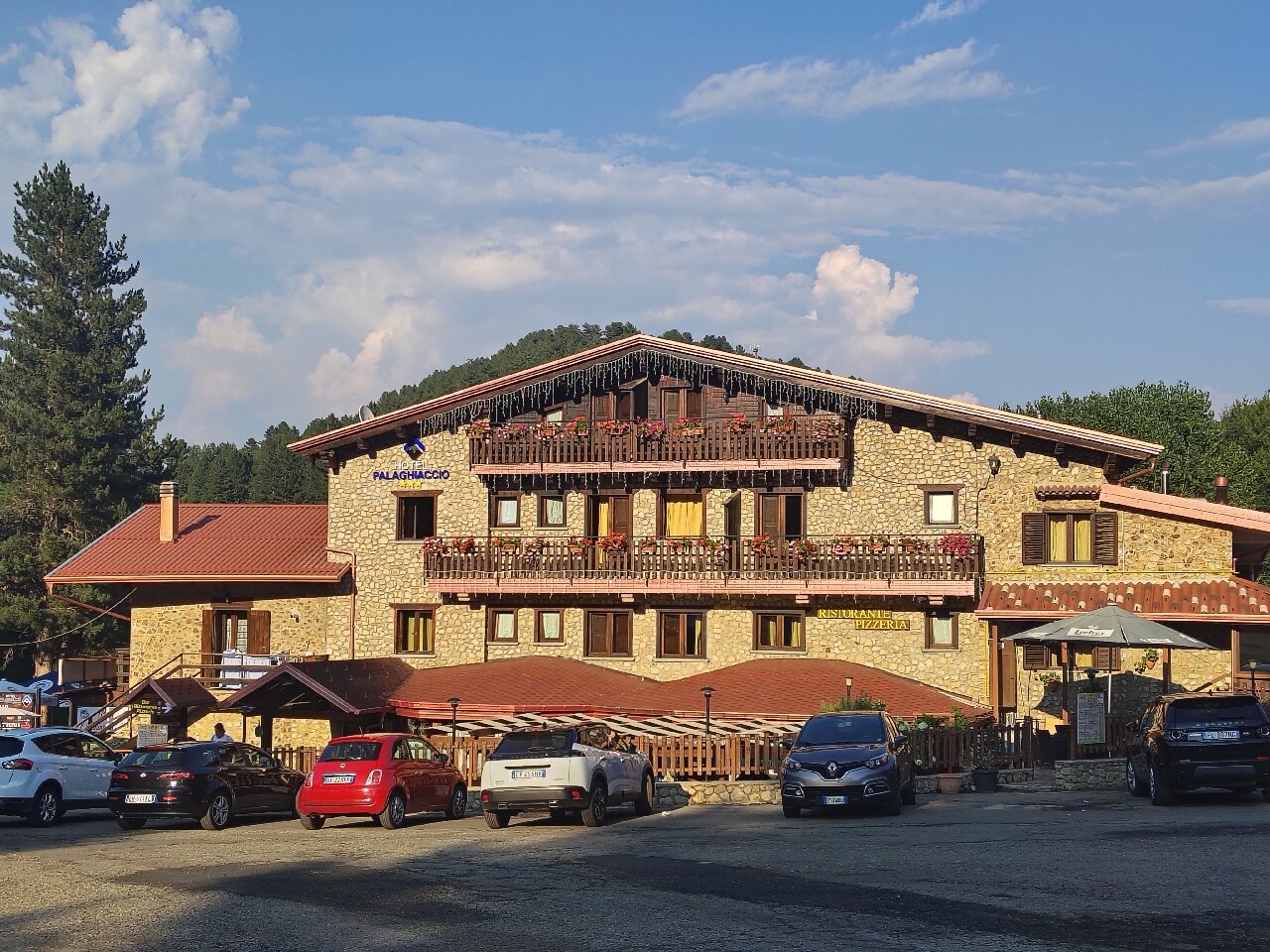Hotel Ristorante Palaghiaccio Caria Sas Di Caria Alessandro & C.-官方