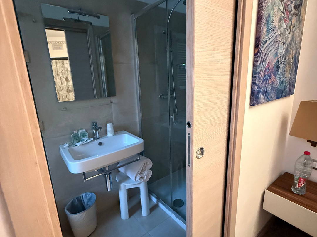 科罗纳酒店主图