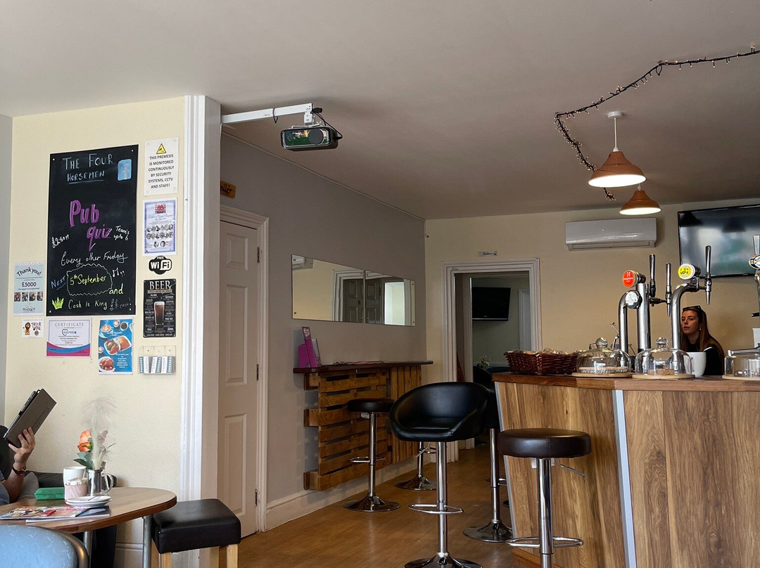 The Four Horseman-Sandy必去景点