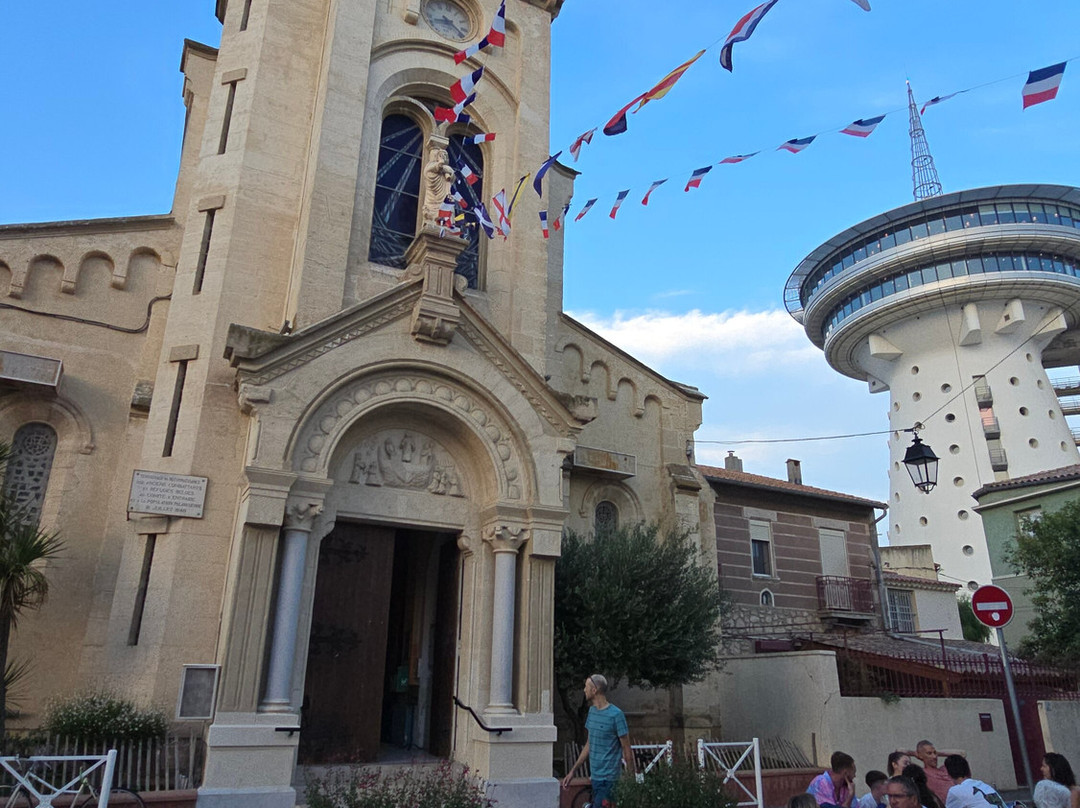 Eglise Saint-Pierre-帕拉瓦莱弗洛必去景点
