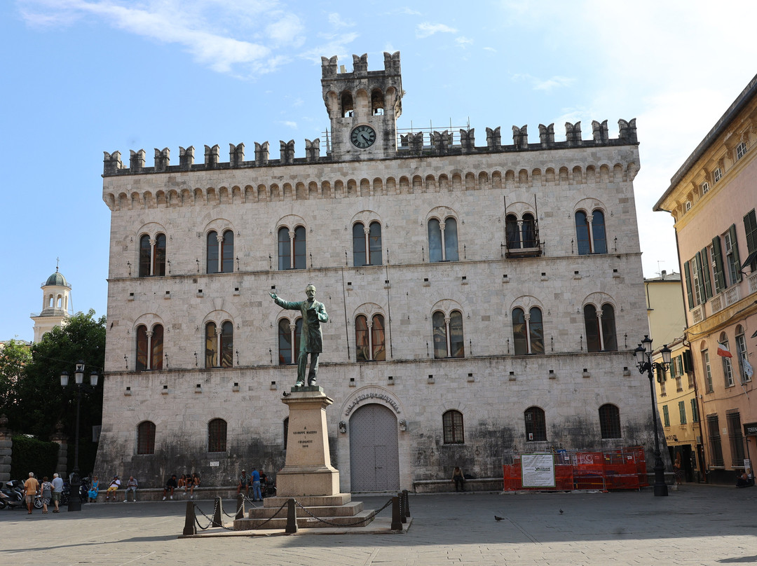 Palazzo di Giustizia-基亚瓦里必去景点