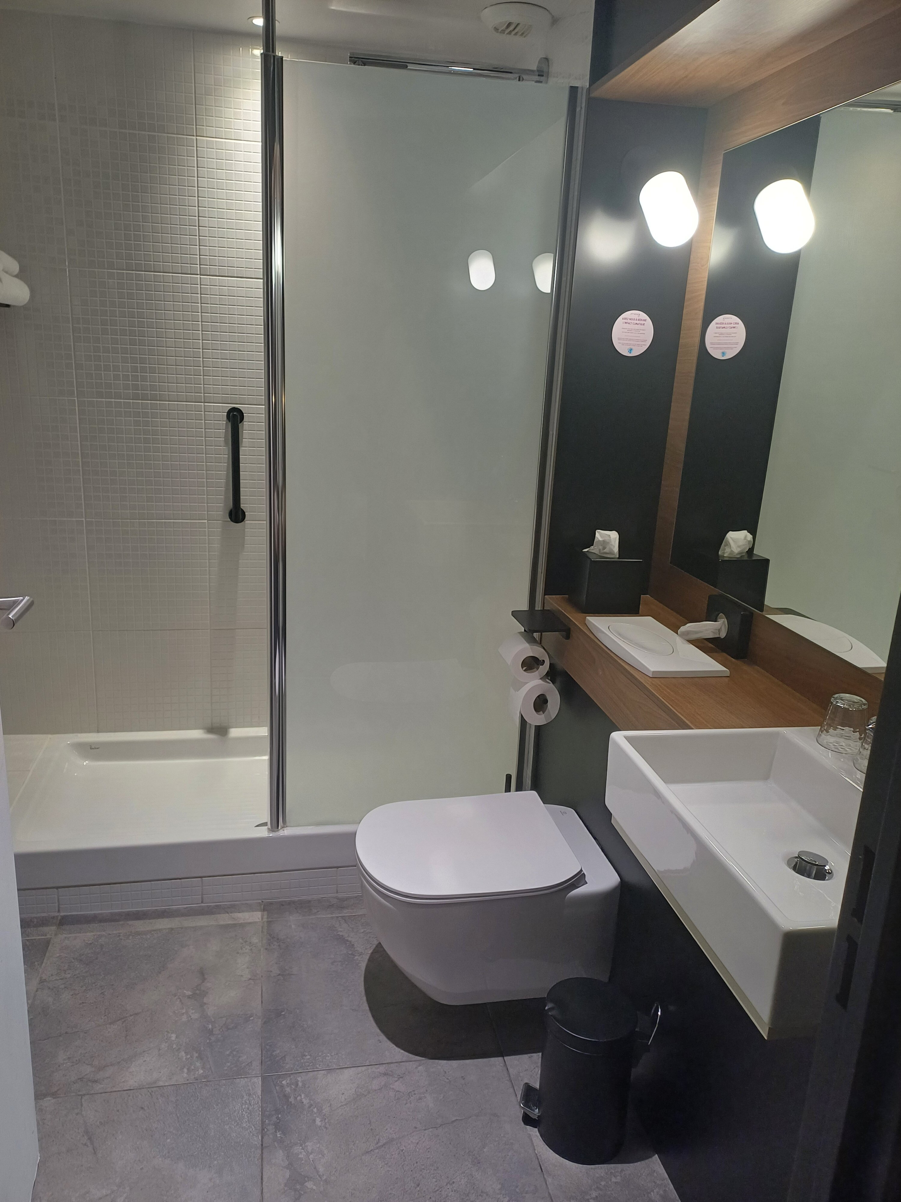 亚眠中心 - 车站钟楼酒店-官方