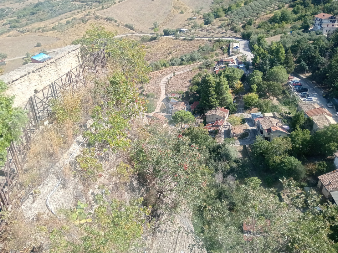 Belvedere Panoramico-Roccascalegna必去景点