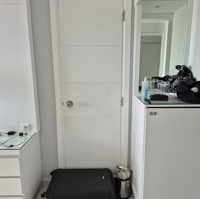 杰尔巴广场酒店主图