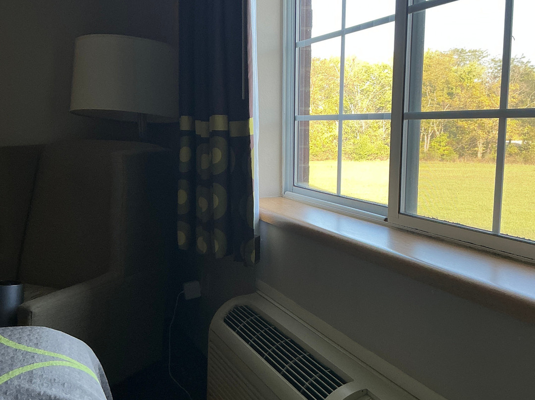 Super 8 by Wyndham Ava主图