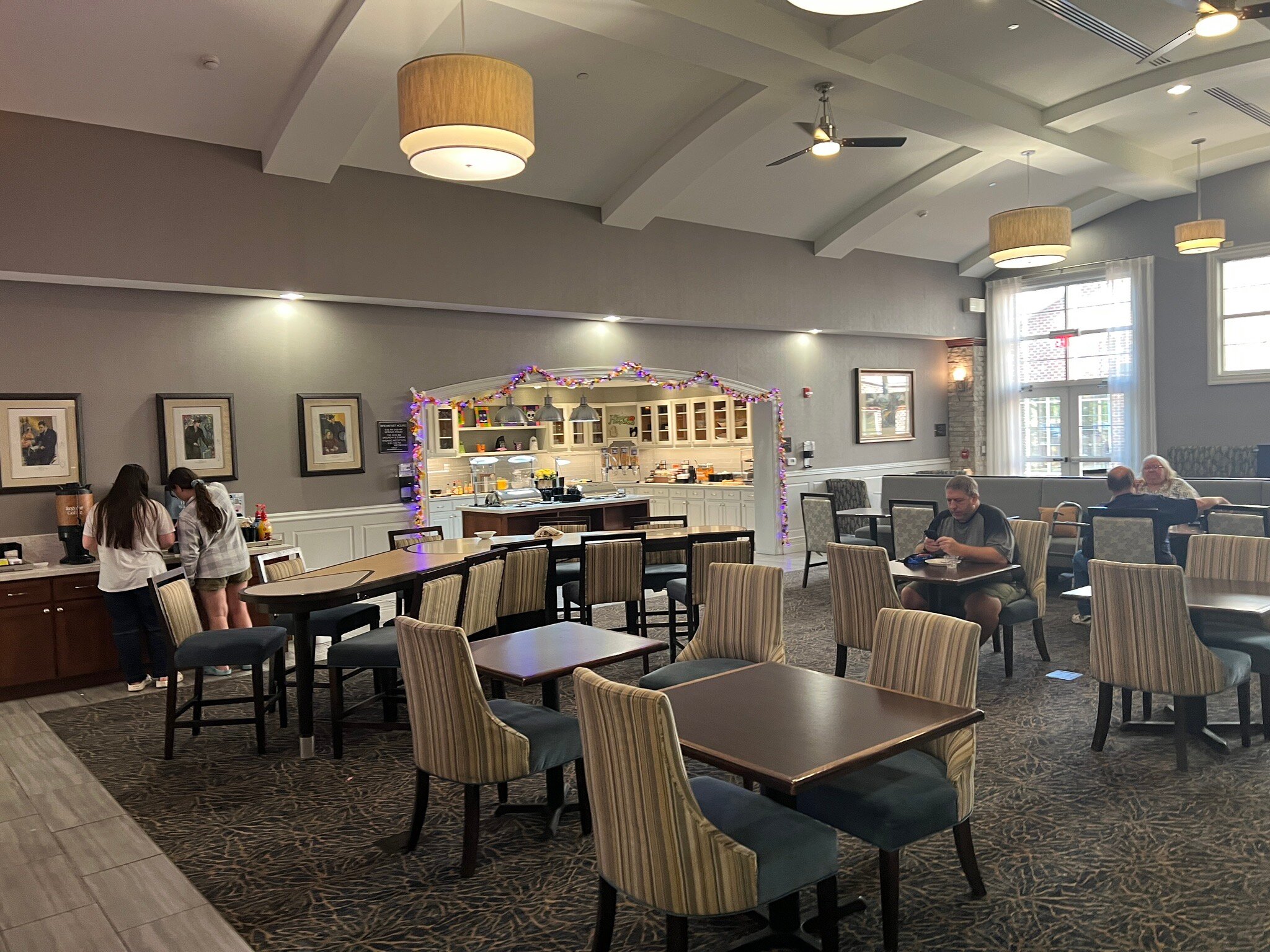 黑格斯敦春季山丘套房酒店-官方
