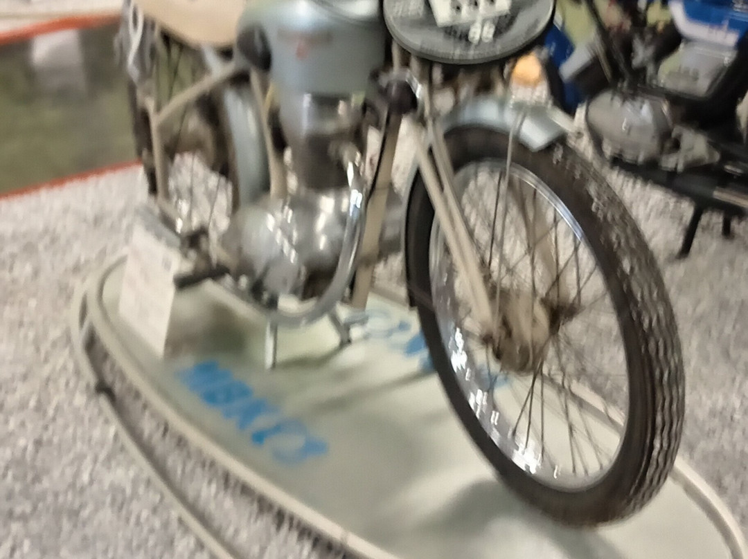 Village des Metiers D'antan & Musee Motobecane-Saint-Quentin City必去景点