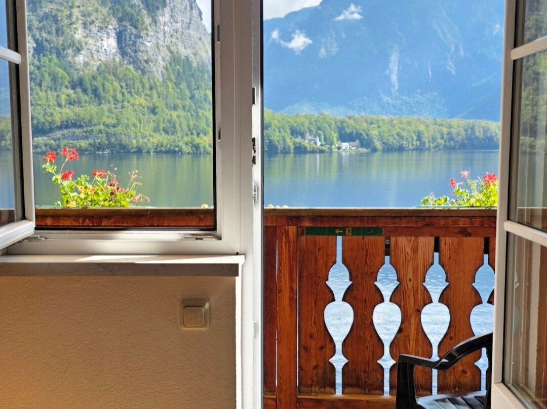 萨里斯特因旅馆主图