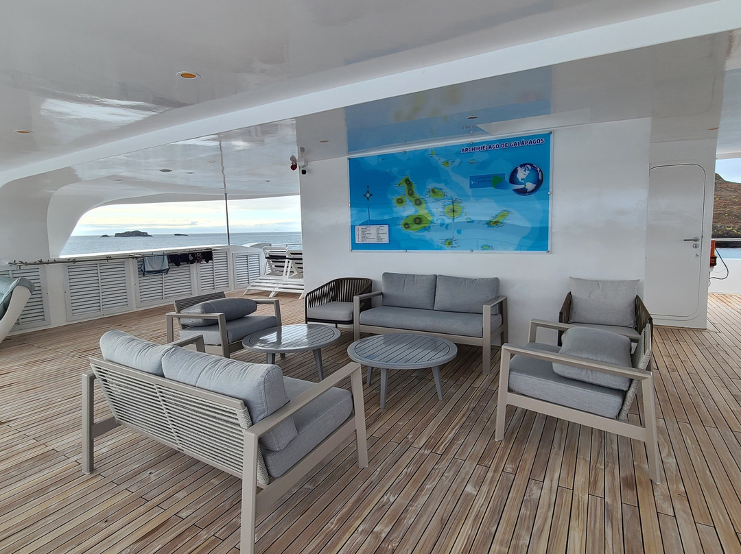 Rolf Wittmer & Tip Top Travel - Galapagos Cruises-阿约拉港必去景点