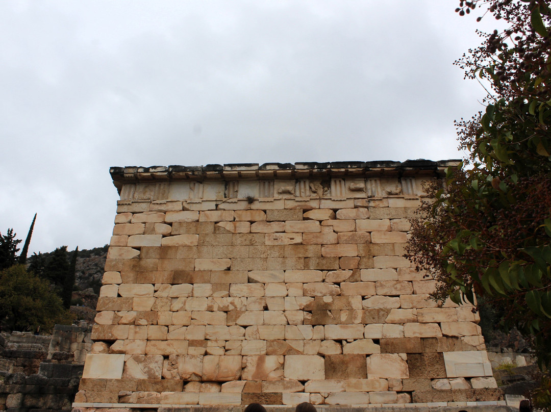 Treasury of the Athenians-德尔斐必去景点