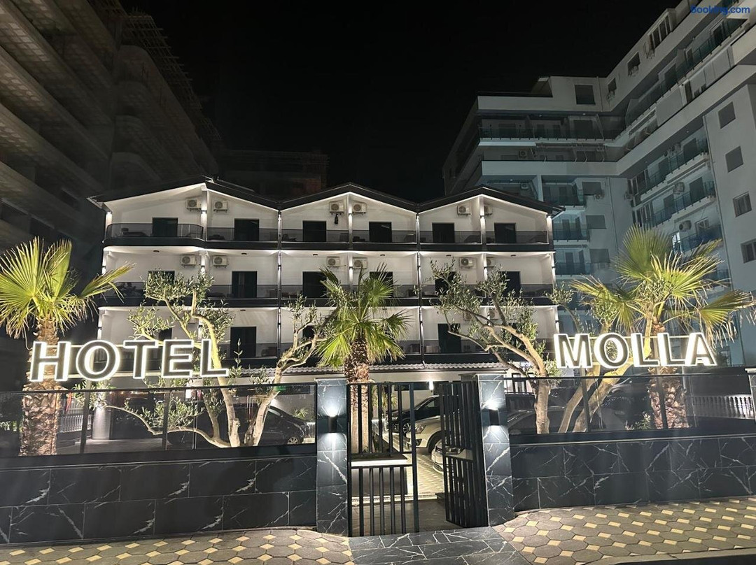 Molla Hotel Restorant