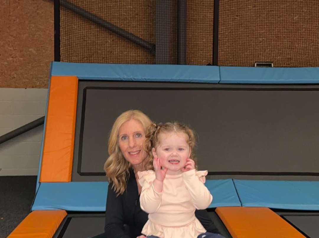 Go Bounce Extreme Trampoline Park-唐克斯特必去景点