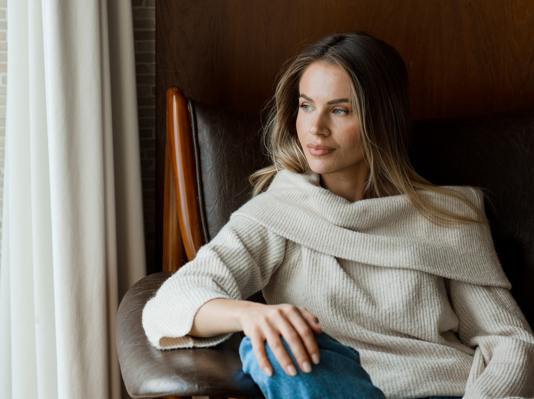 涂鸦画廊设计酒店主图