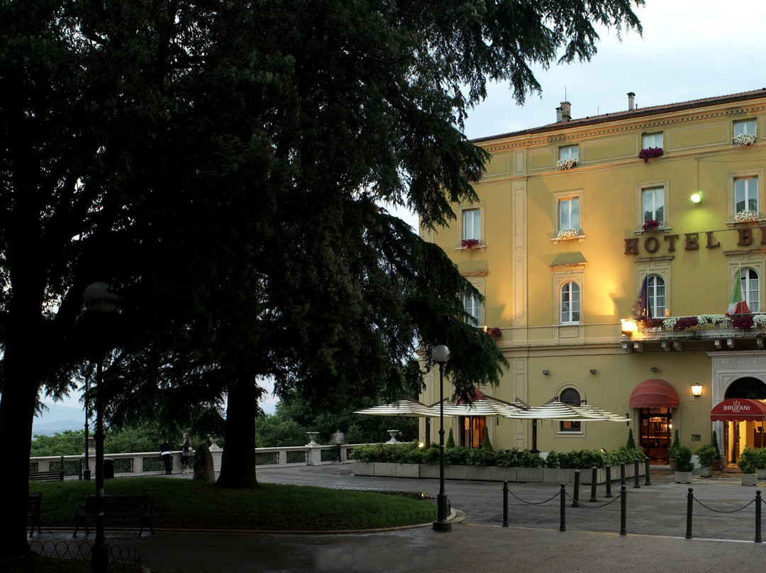 布鲁法尼宫酒店