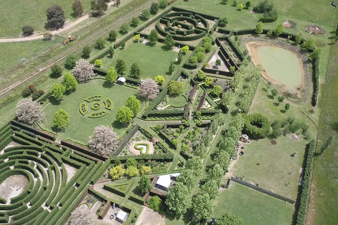 High Country Gardens, Gallery and Maze-Goughs Bay必去景点