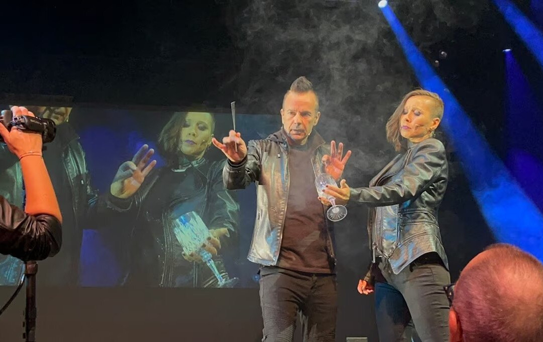 The Evolution Of Magic Show-黑潭必去景点