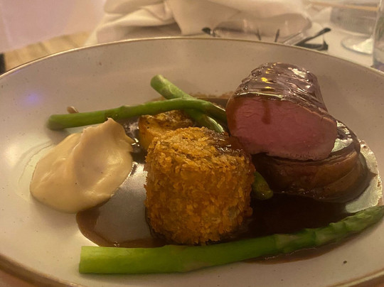 阿斯特利河畔酒店主图