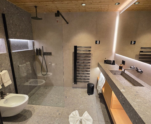 Paradise Lodge主图