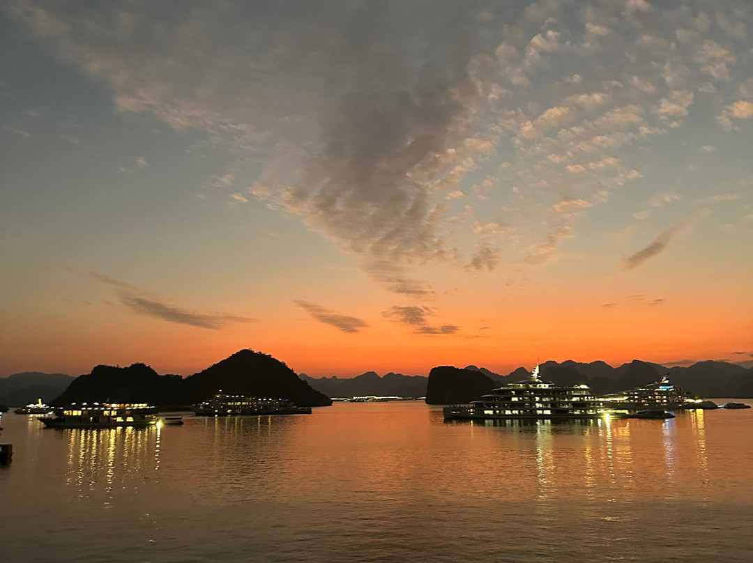 Victory Star Cruise-下龙湾必去景点