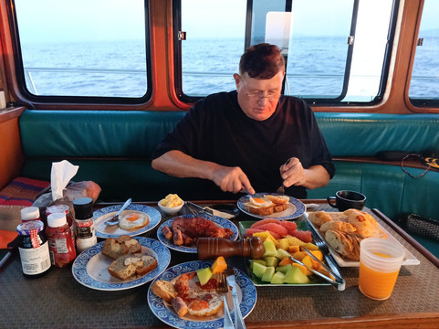 Real Info Phuket-芭东海滩必去景点