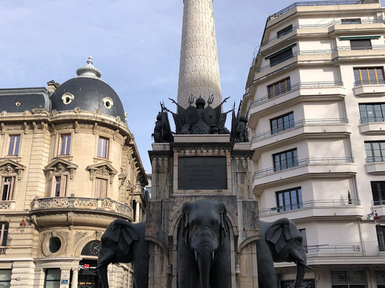 La Fontaine des Elephants (Fountain of Elephants)-尚贝里必去景点