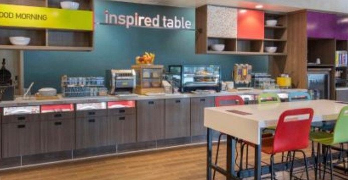 雷德兰兹希尔顿惠庭酒店主图