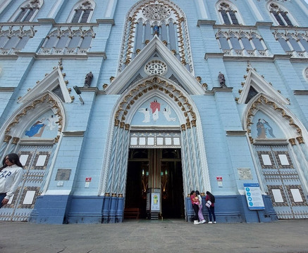 Basilica de la Virgen El Cisne-Loja必去景点
