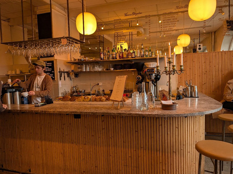 Love Coffee Clemenstorget & Winebar