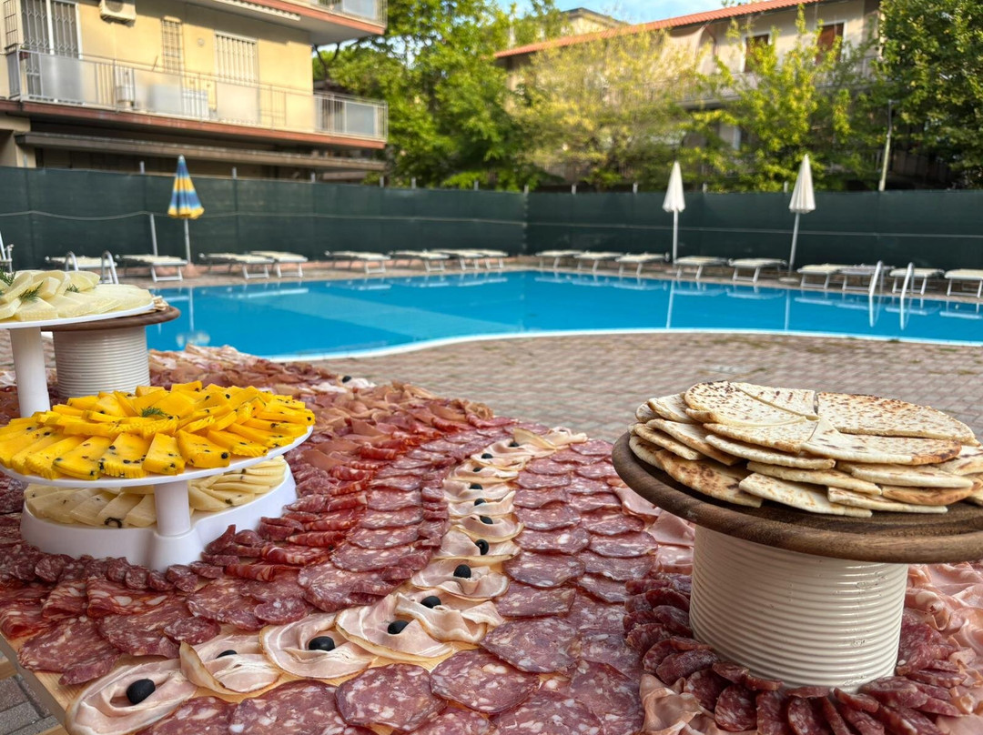 阿巴特酒店主图