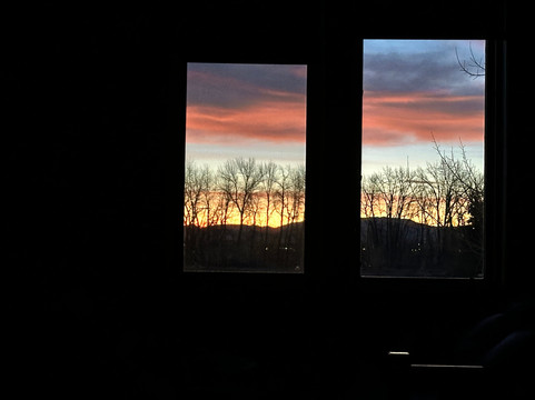 加勒廷河旅馆主图