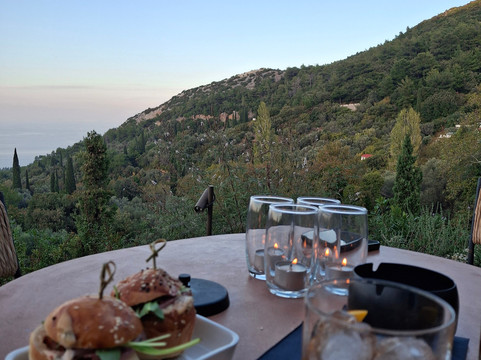 Metaxa Liknon-Vourliotes必去景点