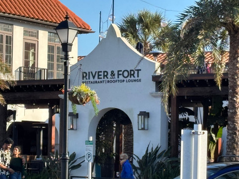 River & Fort Restaurant