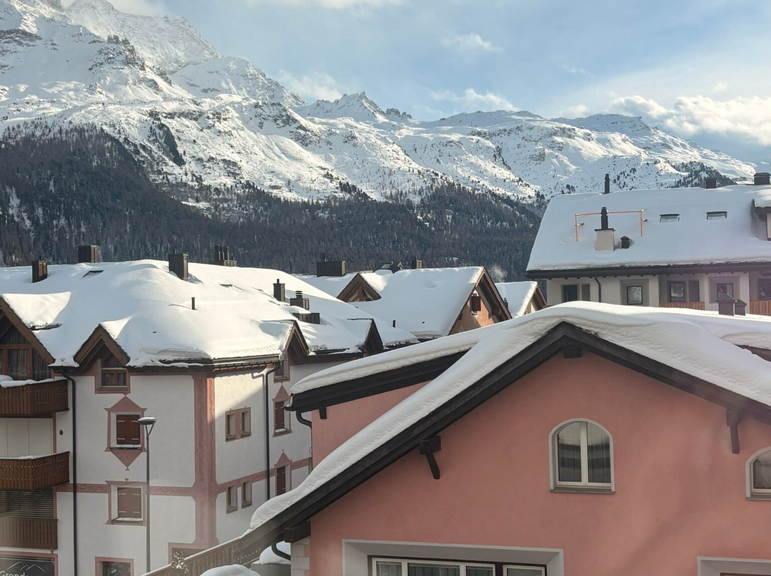 康莱德山旅馆主图