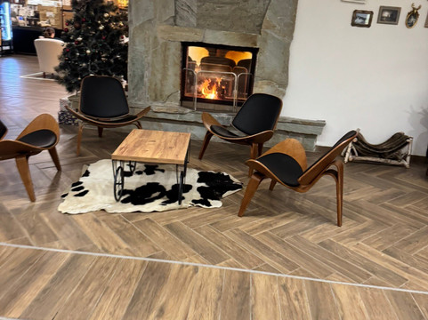 "Park Hotel Ela"主图