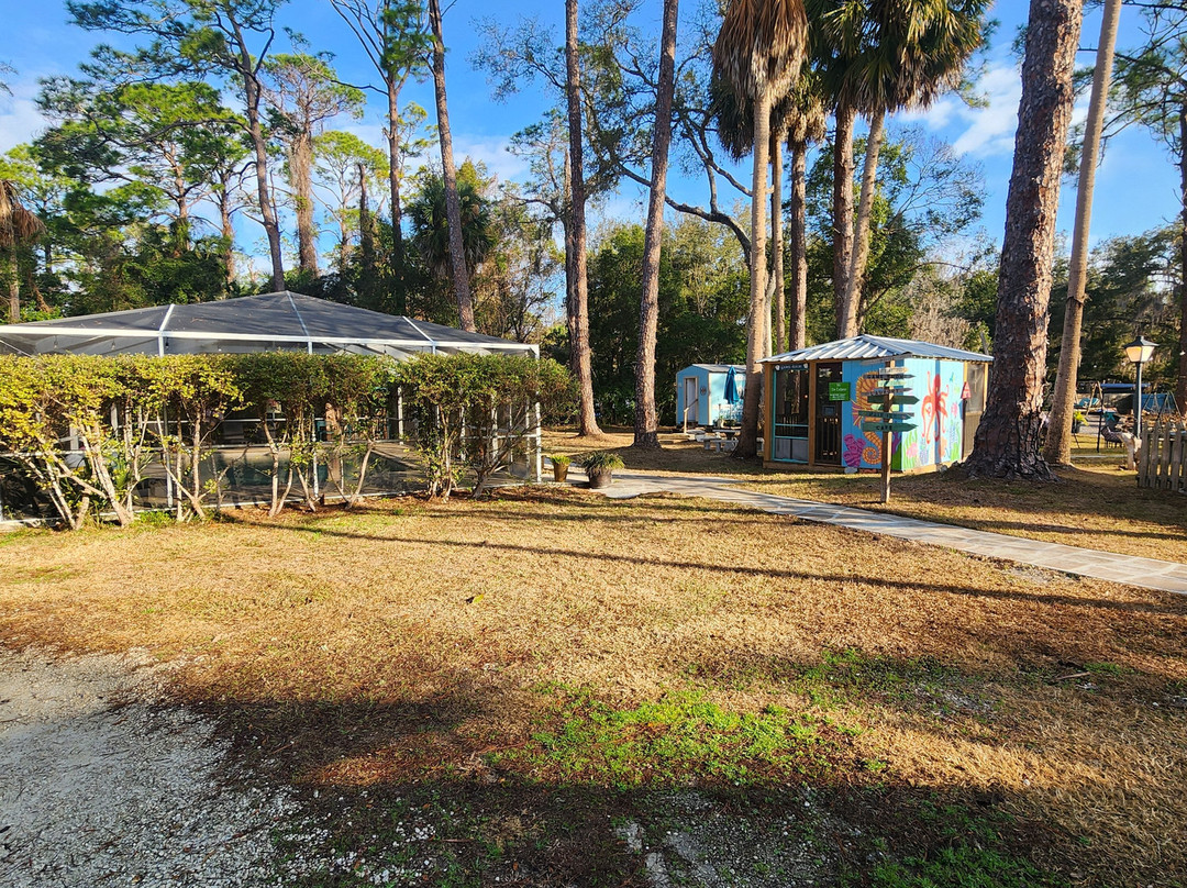 自然海岸的客栈和小屋主图