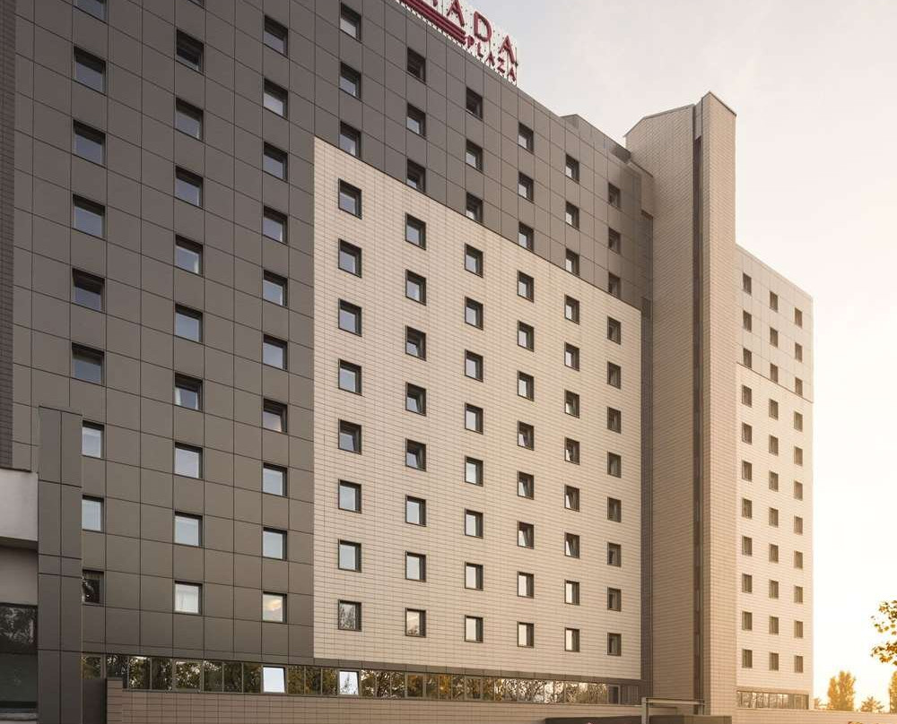 布加勒斯特会议中心温德姆华美达广场酒店