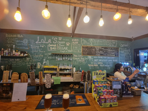 Lola's Craft Beer Bar