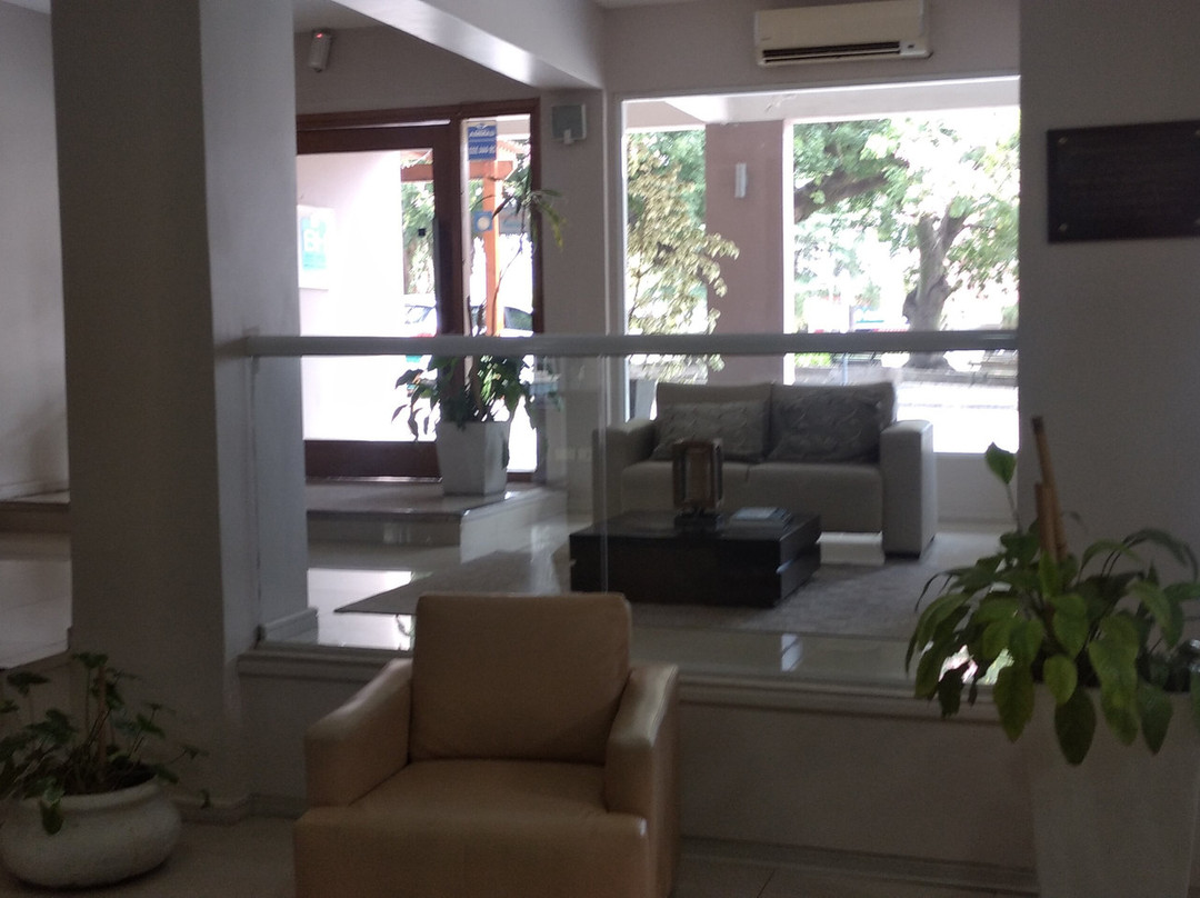 布里萨斯德尔胡姆格兰酒店主图