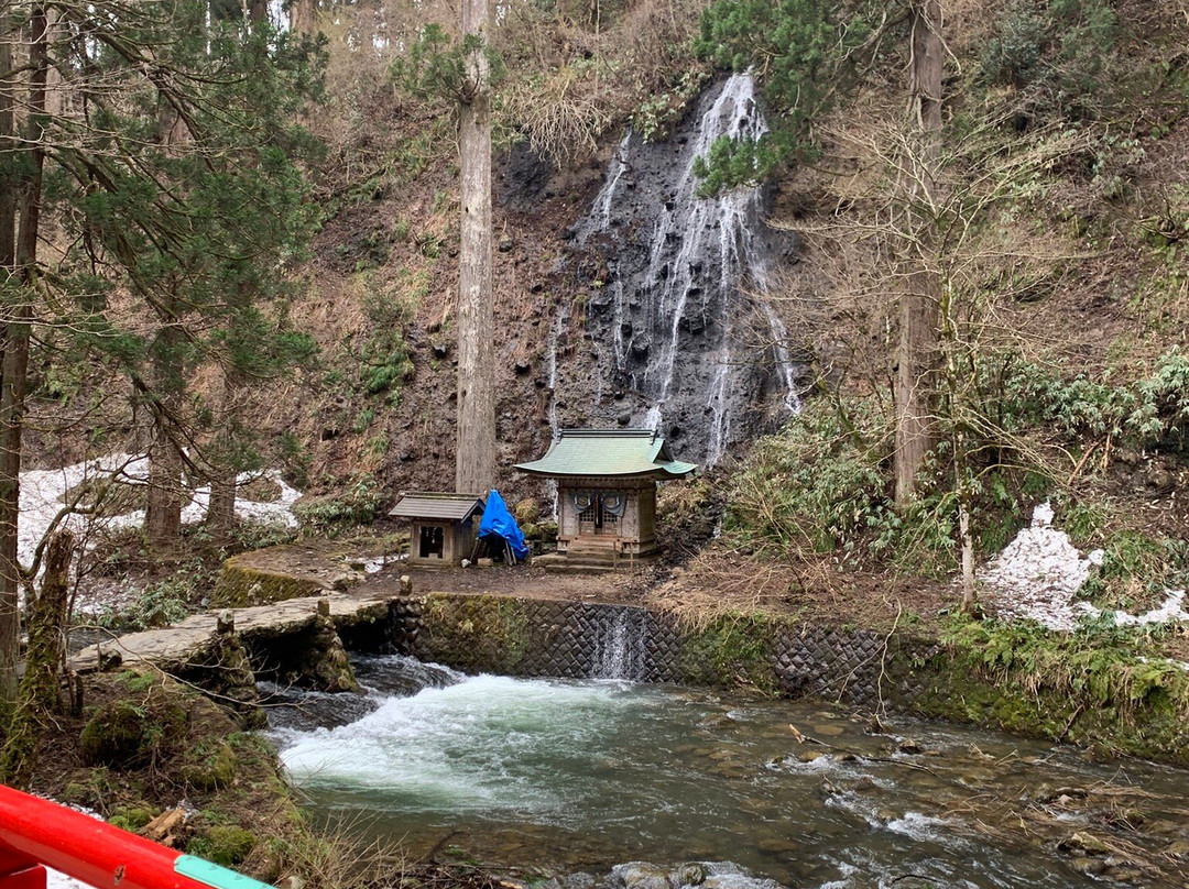 Harai River and Suga Waterfall-鹤冈市必去景点