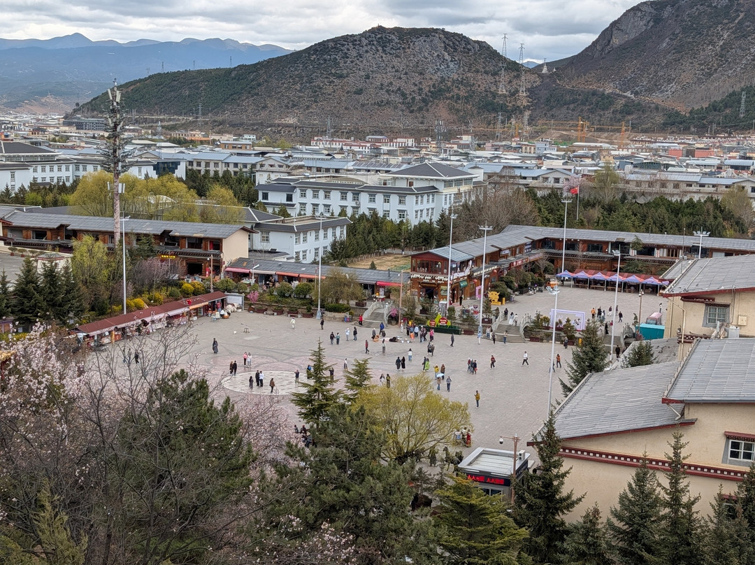 龟山公园-香格里拉县必去景点