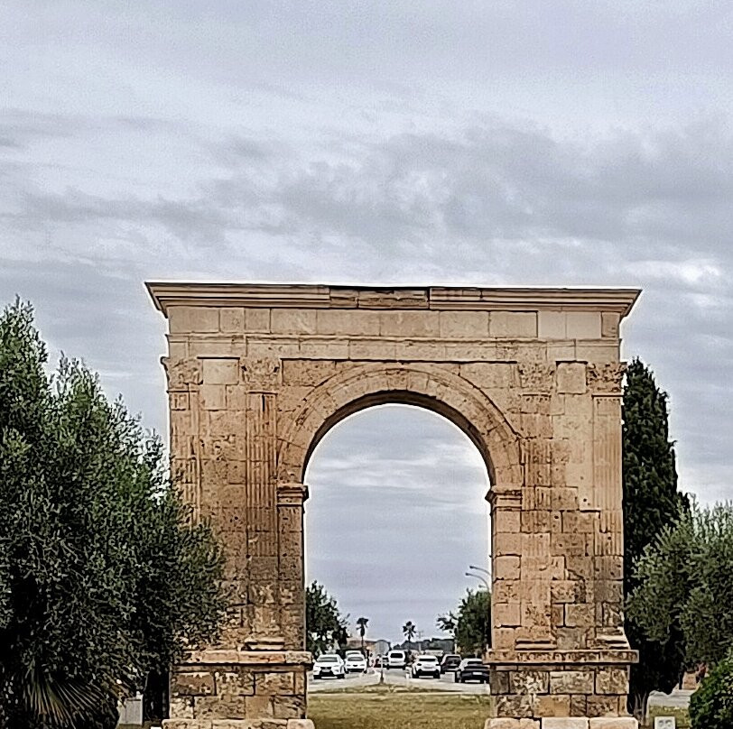 Arco de Triunfo de Bara-Roda de Bara必去景点