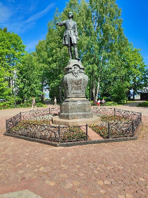 Monument to Peter the Great-彼得罗扎沃茨克必去景点