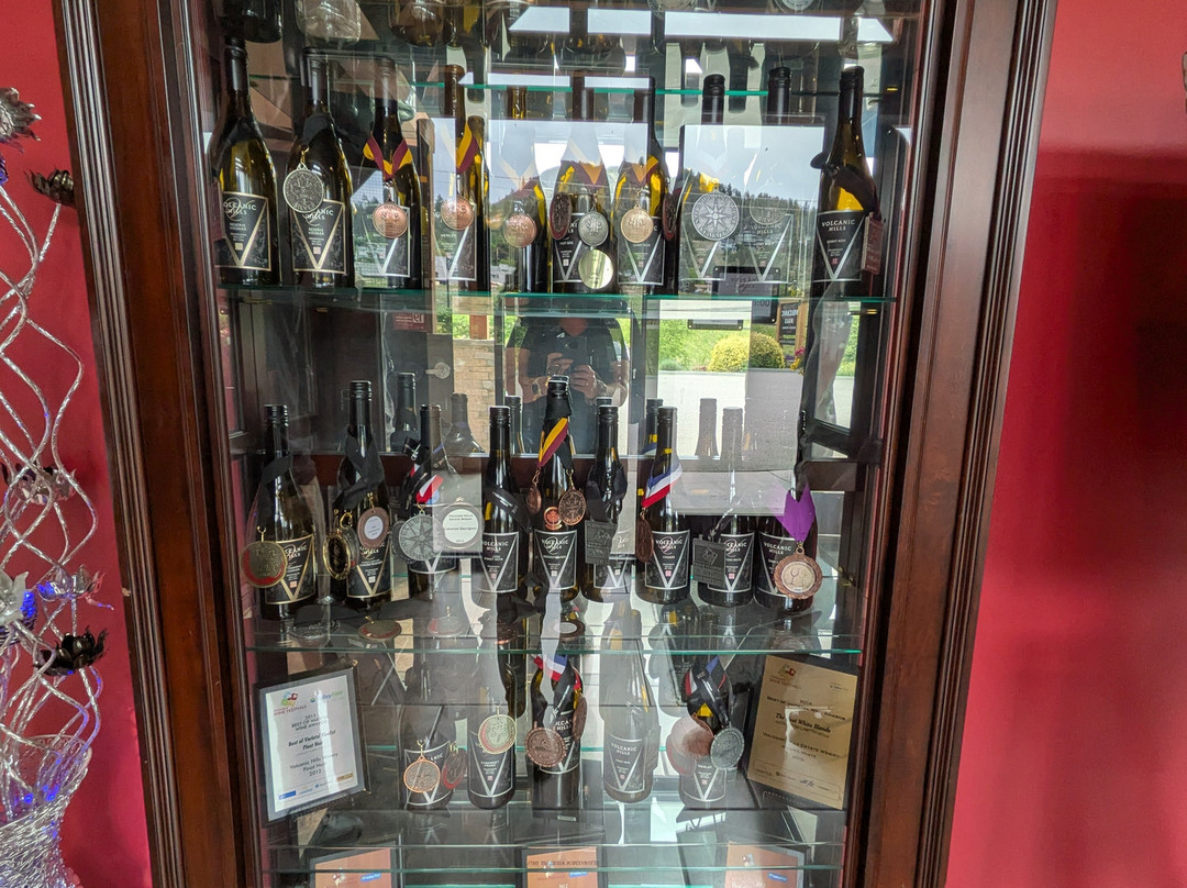 Volcanic Hills Estate Winery-西基隆拿必去景点